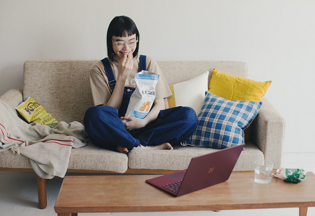 GEEK GIRL is always with Surface Laptop 2 !