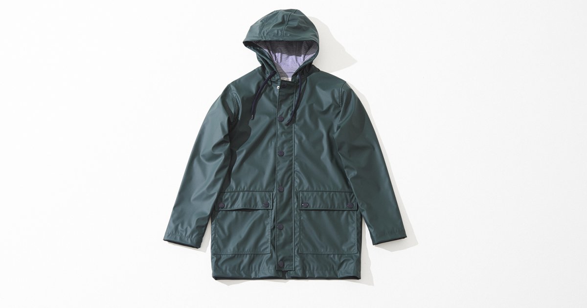 PETIT BATEAU（プチバトー）》のヨットパーカで、フレンチな雨対策