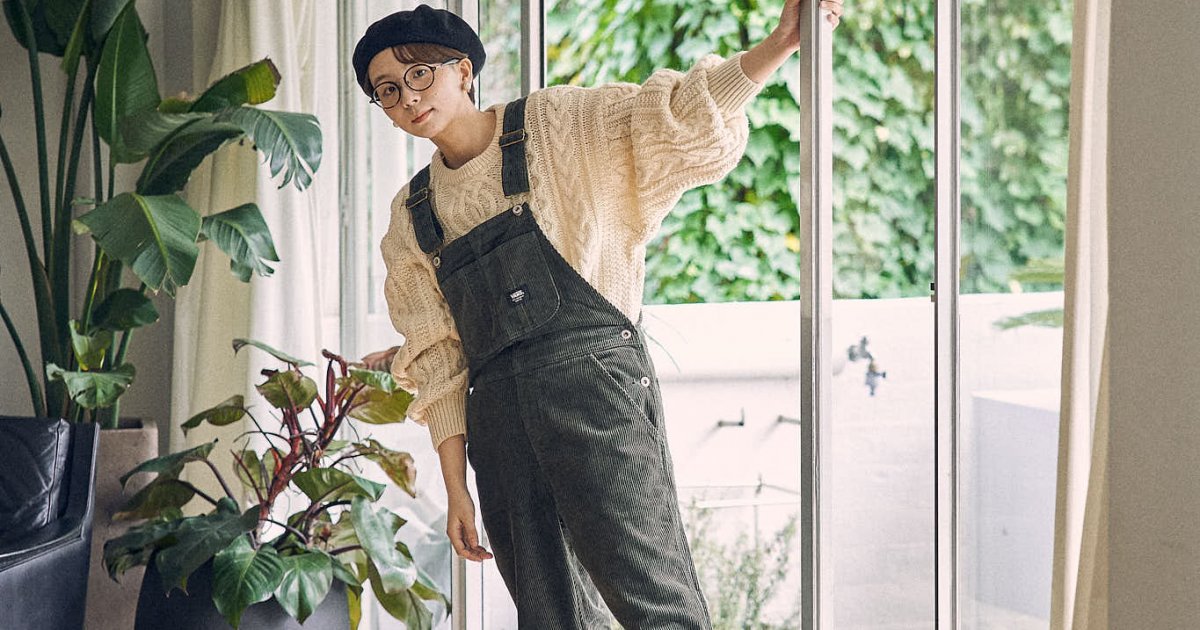 FUDGE本誌に掲載された《VANS》のシューズと洋服、kinokoちゃんが