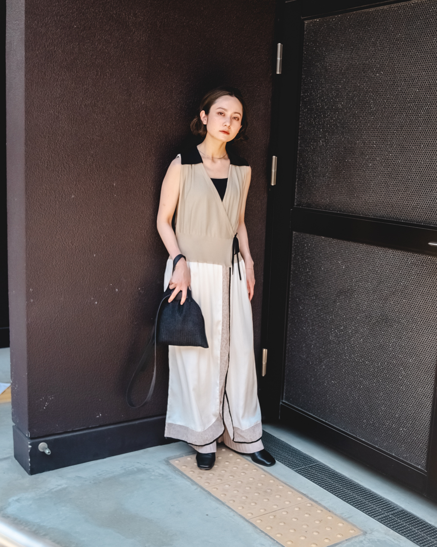 オリエンタルなワンピースに パンツをレイヤード 上品な夏の装い Tokyo ワールドスナップ Fudge Jp