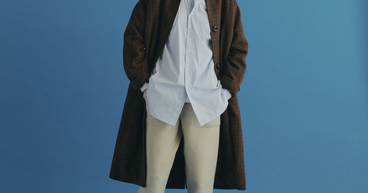 大人のニットパンツは、スウェットパンツのような感覚で楽しんでみる