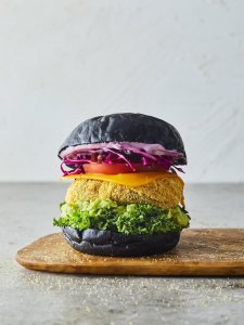 大豆ミートがもっと身近に！J.S.BERGERS CAFEで「カラフルヴィーガンチーズバーガー」の販売を数量限定スタート | コラム | カルチャー  ＆ ライフ | FUDGE.jp