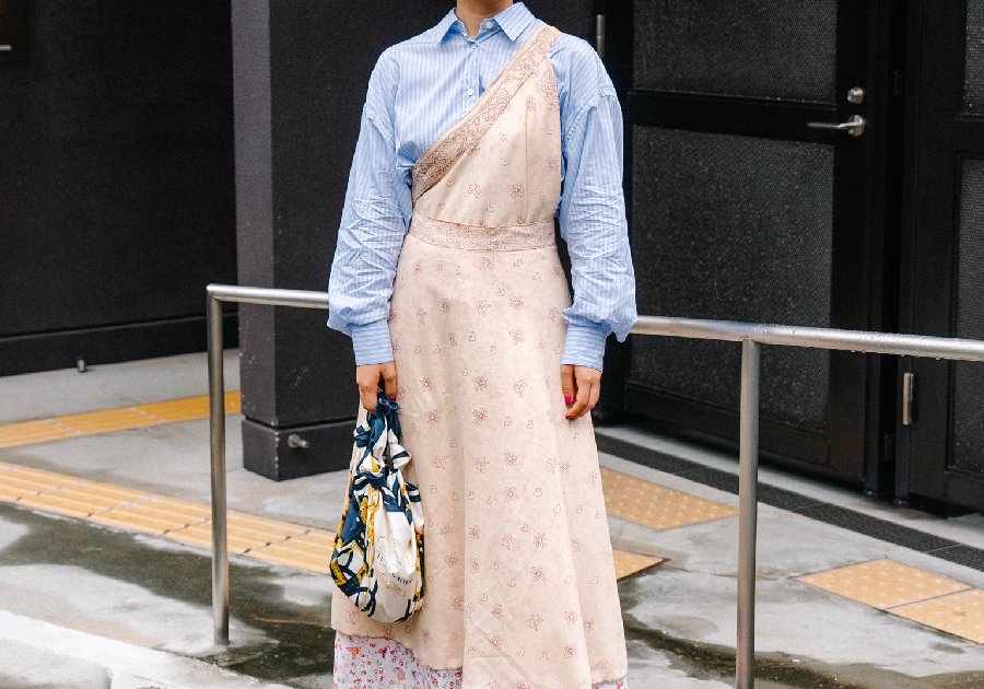 美品　COMME DES GARCONS デニムワンピース　ラップスカート　花柄 美品 COMME DES GARCONS デニムワンピース ラップスカート 花柄