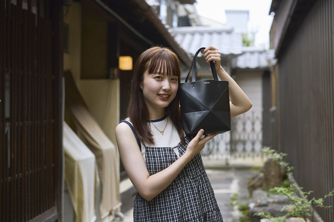 ロエベ》の「パズルバッグ」に彼女たちもぞっこん｜FUDGE FRIEND with PUZZLE BAG vol.2 大島花菜 | FUDGE  FRIEND | ファッション | FUDGE.jp