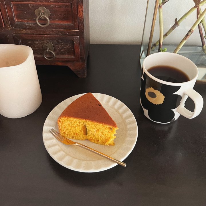 秋に食べたい！ほっくりほかほか、炊飯器で簡単パンプキンケーキ【渡辺友美子のコーヒーに合うお菓子のレシピ vol.11 〜レシピで旅するヨーロッパ〜】
