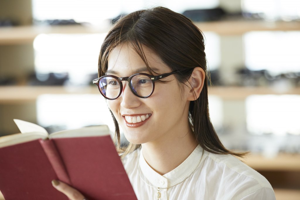 【ボストンメガネ】5つをかけ比べ。「自分の顔に似合う選び方」をアイヴァンのプレスに聞いてみた！ | FUDGE FRIEND | ファッション ...