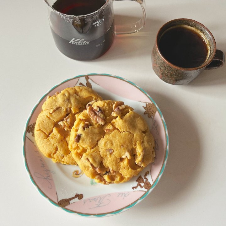 栄養価たっぷり！簡単ほくっとかぼちゃの大きめソフトクッキー【渡辺友美子のコーヒーに合うお菓子のレシピ vol.15 〜レシピで旅するヨーロッパ〜】