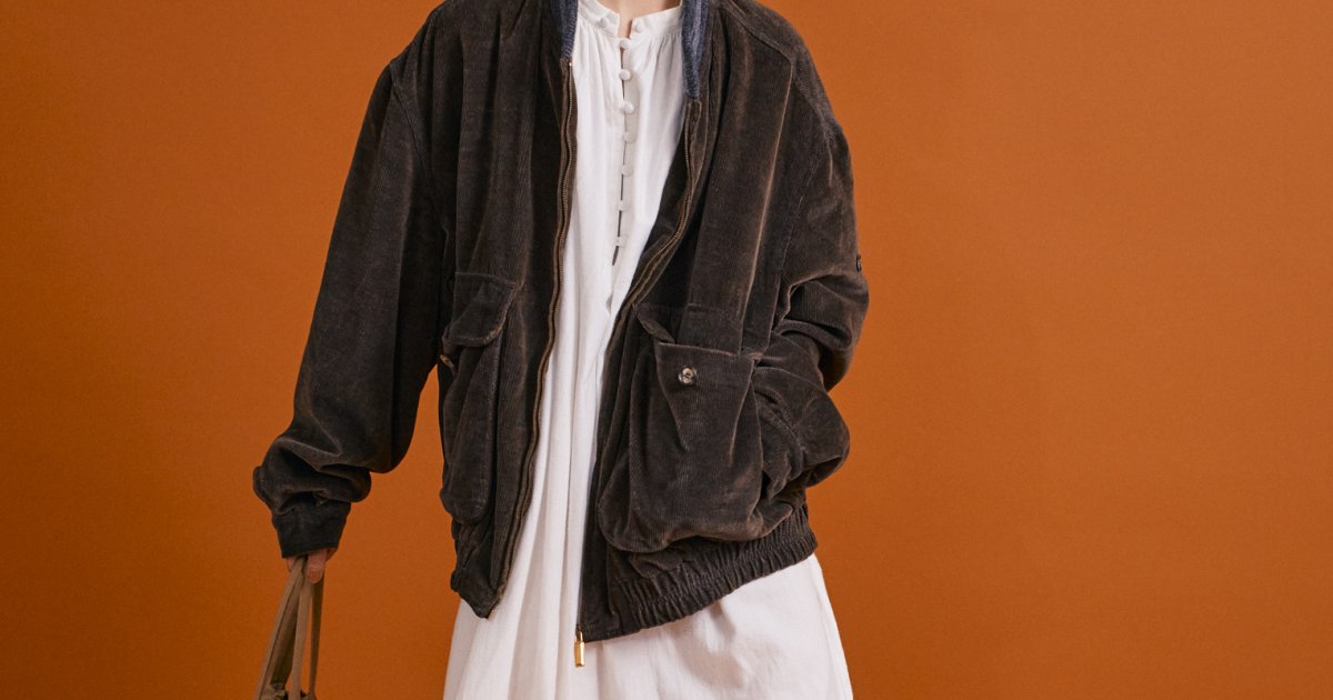 祖父から受け継いだ《ジバンシィ》のブルゾン。あえてレディな  