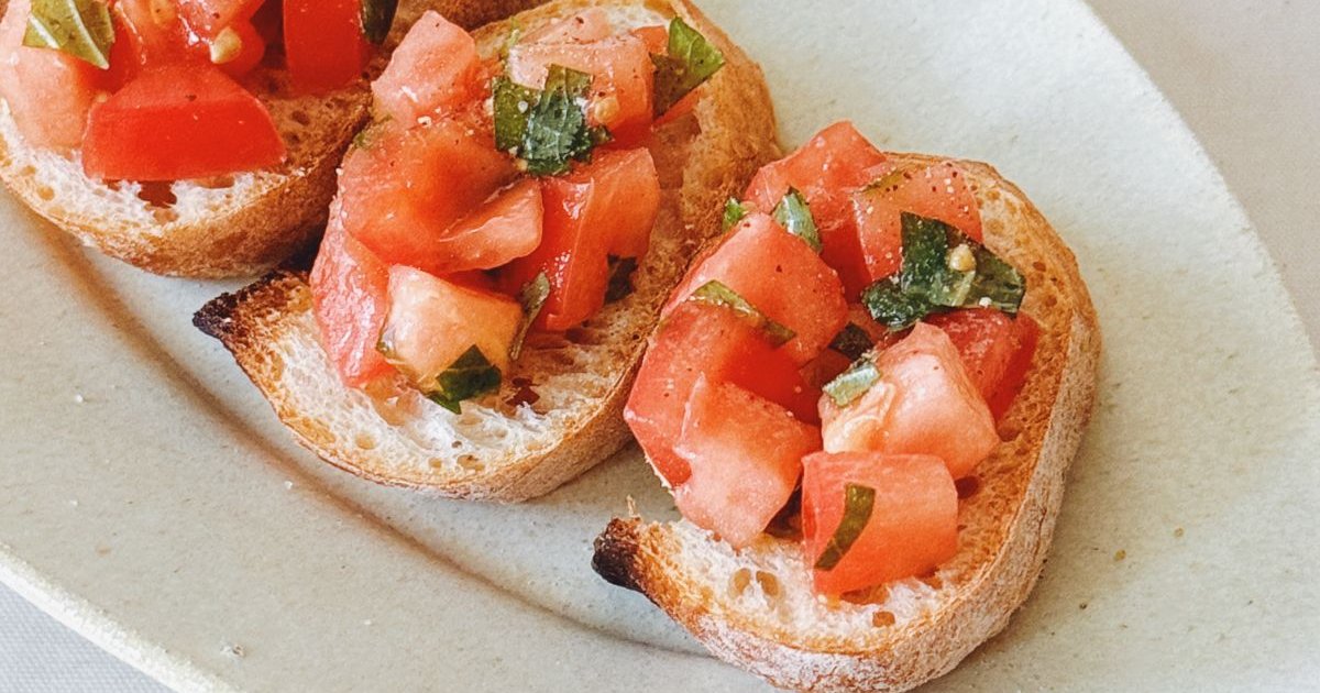 夏に食べたい！さっぱりトマトと大葉のブルスケッタの作り方【パン好き