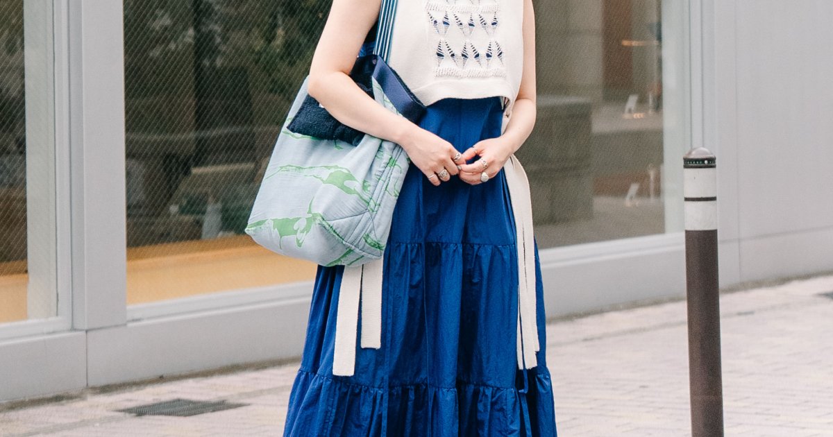 これぞ大人のワンピースコーデ！重ね着のニットやアクセサリーで