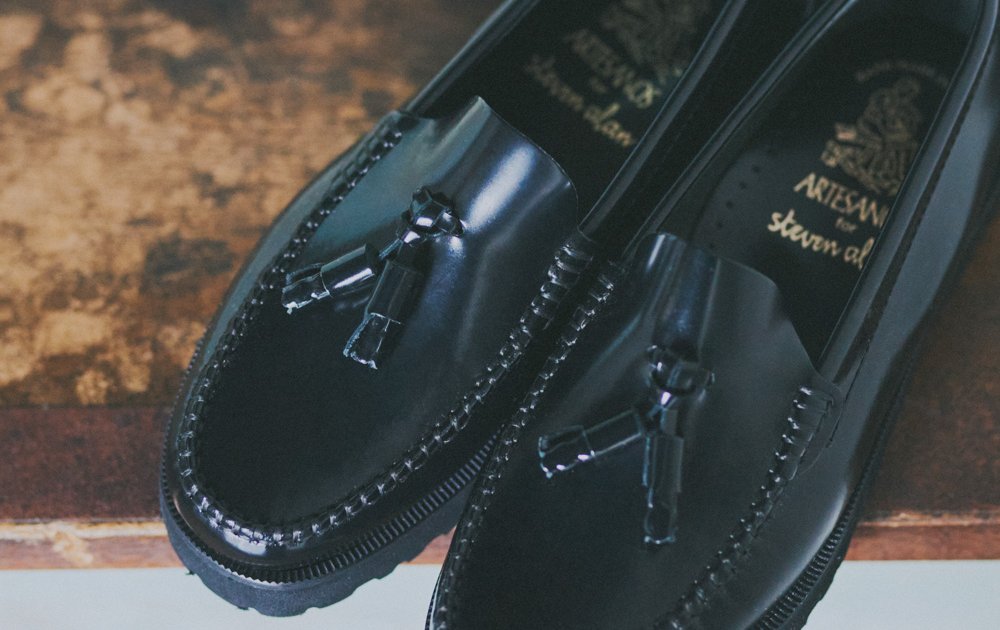 ゴリハム様 右タッセルローファーのみ。 ON・OFF超便利な♪ 名門の新鋭