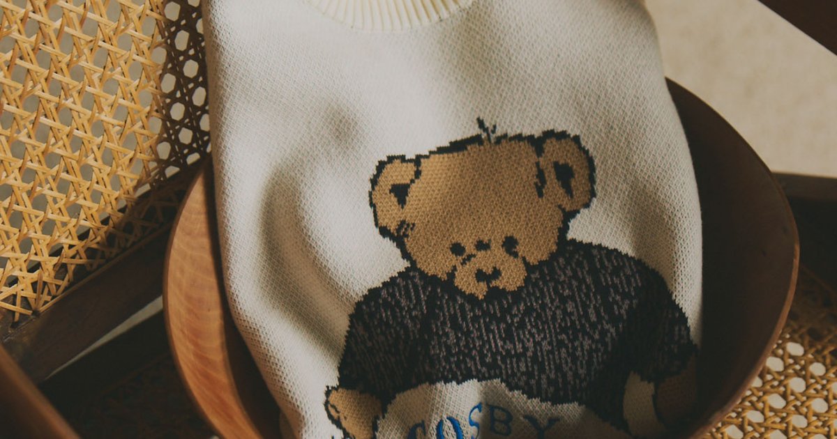 デニムと好相性！ キュートなベアー柄のニットを着こなしの主役に