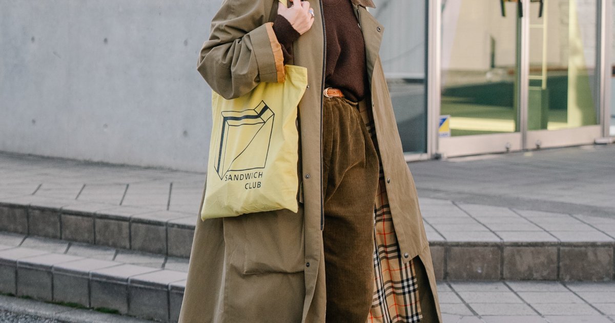 憧れの《バーバリー》のコートを主役に、ワントーンでまとめた冬コーデ