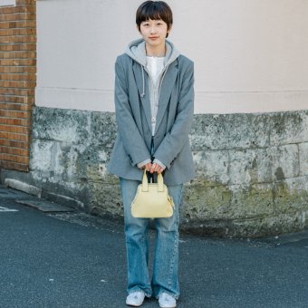 重ねづけで楽しみたい、《ドレス ア ドレス》の天然石を使用した 