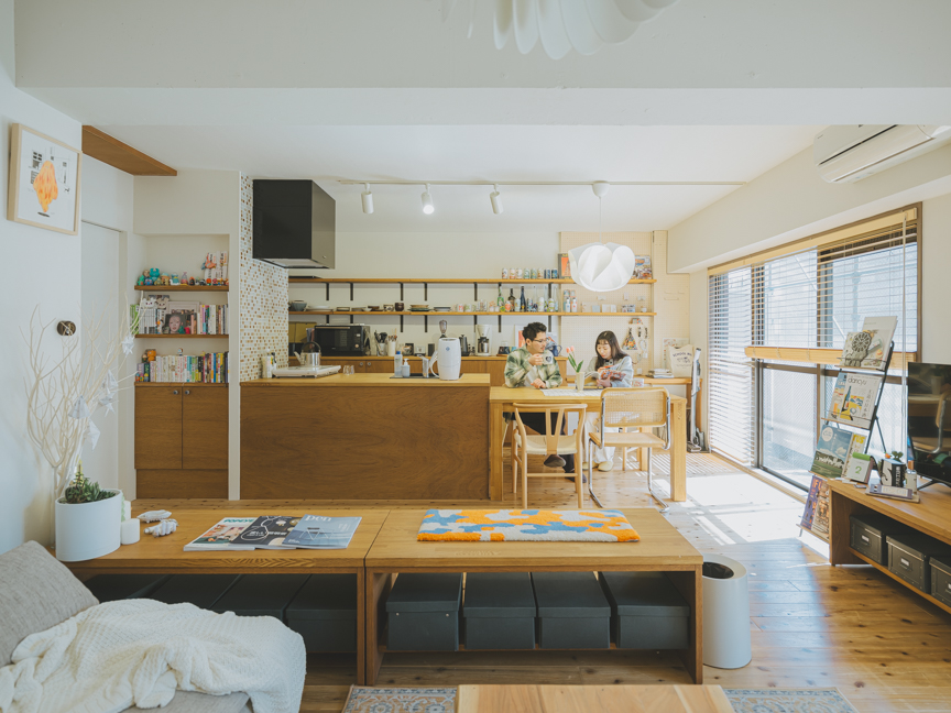 欧米式の樹脂の家の装飾品の見本の部屋は精巧な客間の天使の花仙