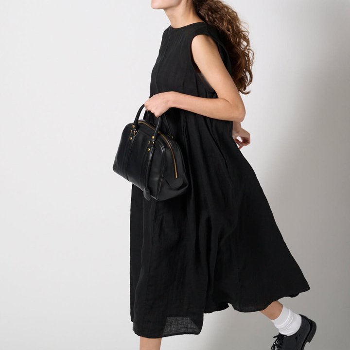 ノースリーブのワンピースも足元をレザーシューズにすれば一気に秋らしい【本日のFUDGE GIRL-9月14日】