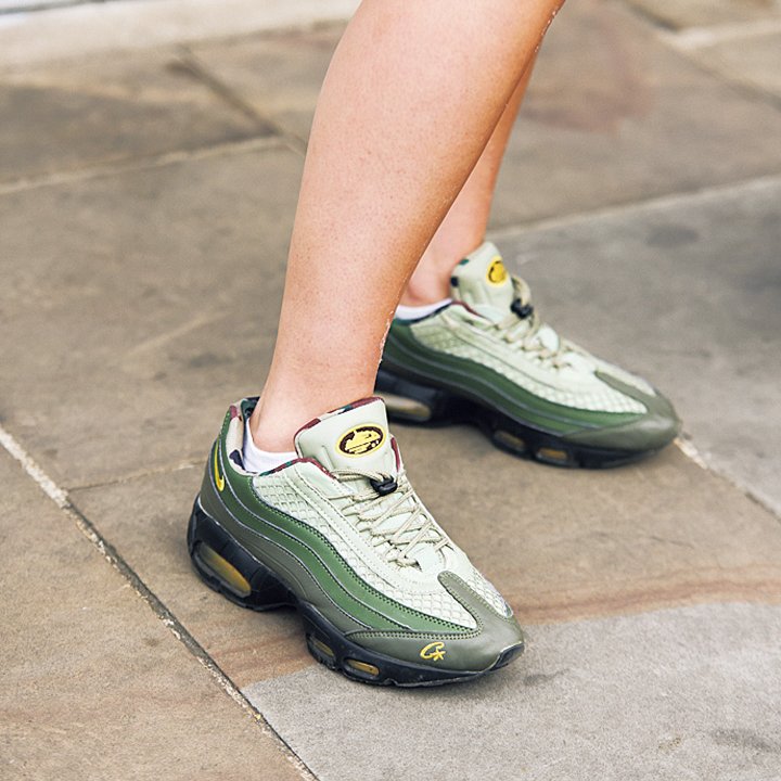 何足あっても足りない！おしゃれなカラフルスニーカー10選