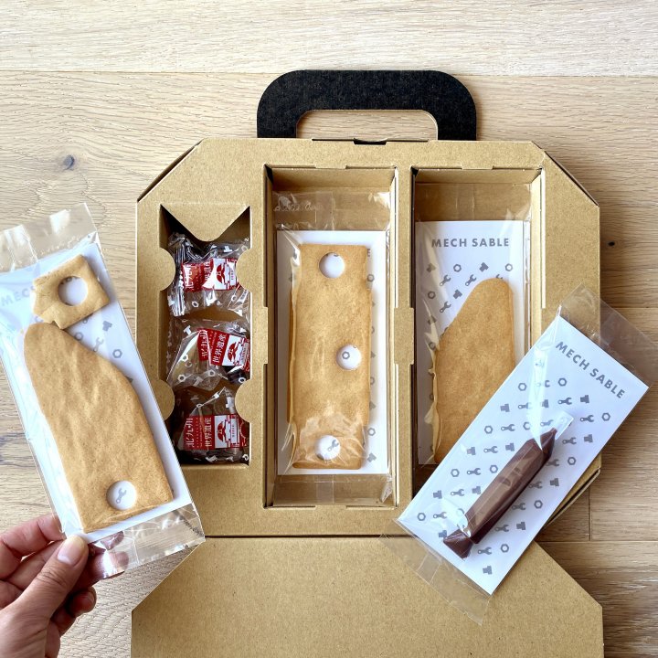 北九州の技術が産んだお土産!自分で組み合わせて作るお菓子「メカサブレ 新幹線セット」【旅するデザイナーがおすすめするお土産たち!】