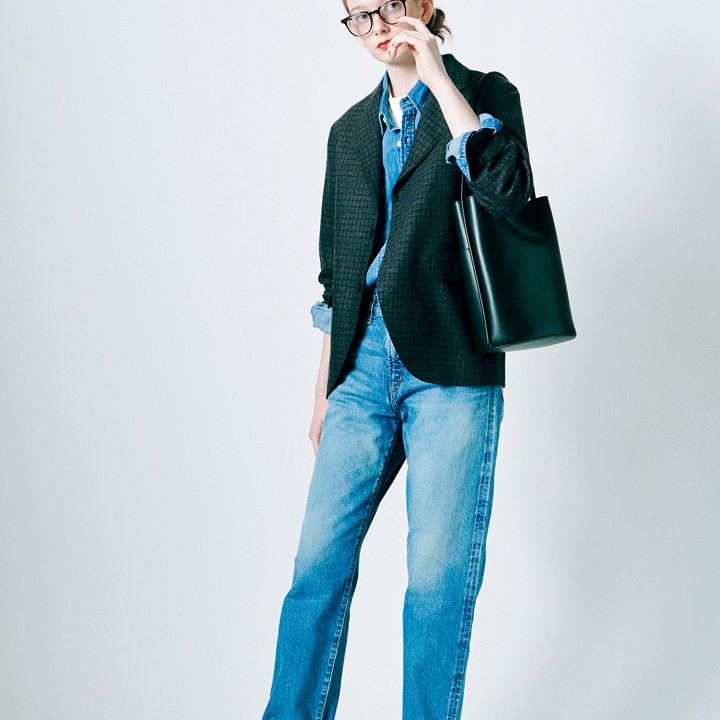 オンオフどちらとも使える!デニムにもあう《ロー ソウル》のバッグを持って【本日のFUDGE GIRL-11月8日】