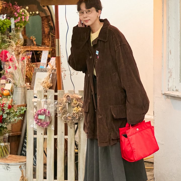 古着をおしゃれに着こなすコツは?自分の似合うサイズ感や色味を吟味して【ファッジウィークエンド ファッションスナップ】