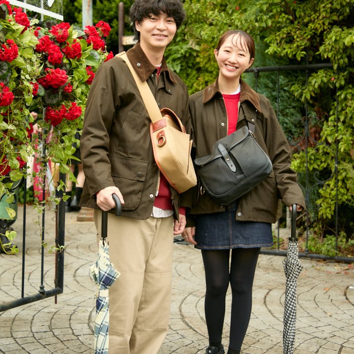 秋の相棒“チノパン”を自分らしく。コーデで表情を変える定番パンツの着こなし術【ファッジウィークエンド ファッションスナップ】