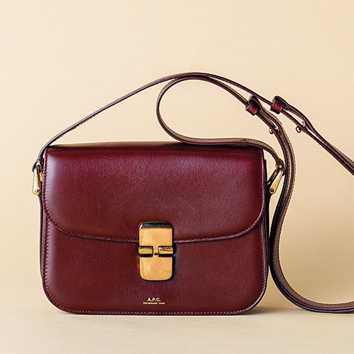 コーデが一気に引き締まる!デイリー使いできるレザーバッグ選