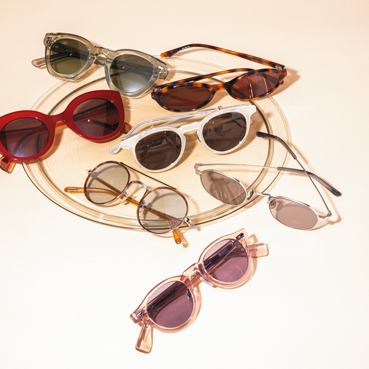 夏以外も外出時の必需品！おしゃれでコーデのポイントになるサングラス7選