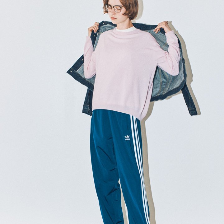 トラックパンツの着こなしの正解！カジュアルだけど上品さがポイントに【本日のFUDGE GIRL-11月4日】