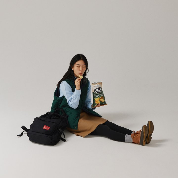 そろそろブーツの出番！《コロンビア》のダウンベスト×スカートと合わせたキャンパスルック【FUDGE FRIEND おしゃれさんの毎日コーディネート vol.620｜ 栁沼芽以】