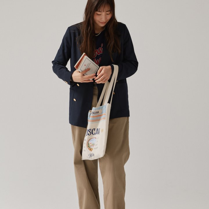 《ユニクロ》のチノパンは高身長にもぴったり！紺ブレで品よく着こなし【FUDGE FRIEND おしゃれさんの毎日コーディネート vol.613｜RAN】