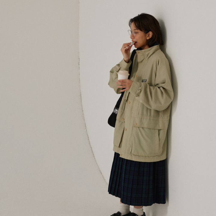 古着のプリーツスカート、どう着る？“生真面目に”がいまの気分【FUDGE FRIEND おしゃれさんの毎日コーディネート vol.622｜momo】