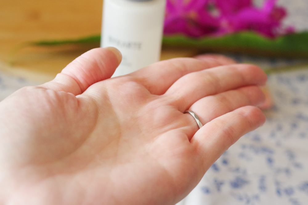 アウトバスのヘアケアアイテムでまとまり感や指通りのよさがアップ