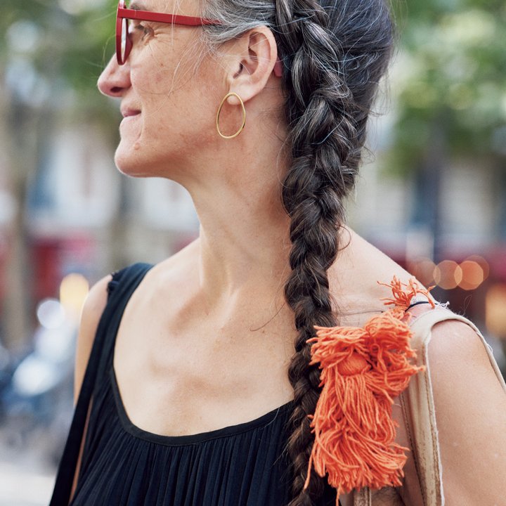 素敵に年齢と重ねるとはまさにこのこと！パリで見つけた大人な女性のヘアスタイル4選