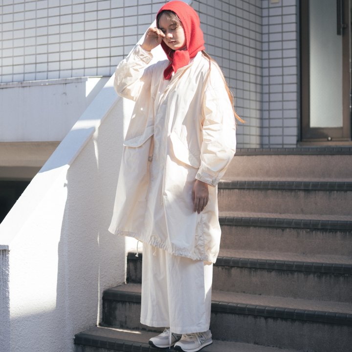 寒くなってきたら?赤のフードでお洒落と防寒してみよう【FUDGE 12月号連動企画-ネコのパレット| DAY 09】