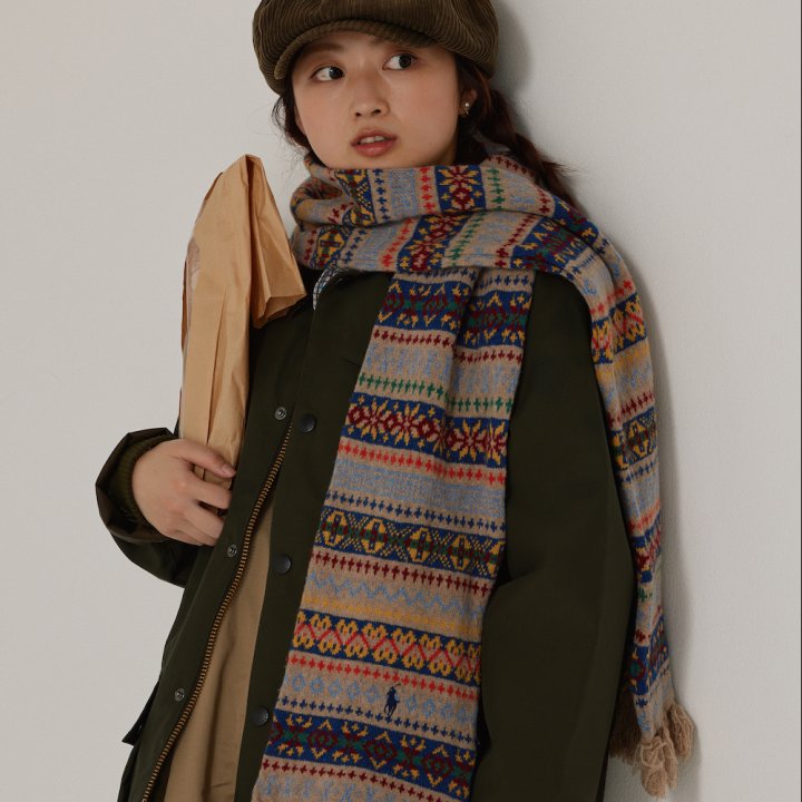 《ポロ ラルフ ローレン》のフェアアイル柄マフラーがアクセ代わり!ジャケットを華やかにいろどって【FUDGE FRIEND おしゃれさんの毎日コーディネート vol.635|Maruru】