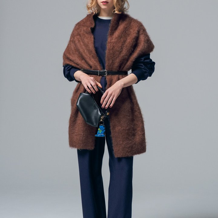 スウェットコーデとは思えない!光沢感のあるレディなスタイル【本日のFUDGE GIRL-12月20日】