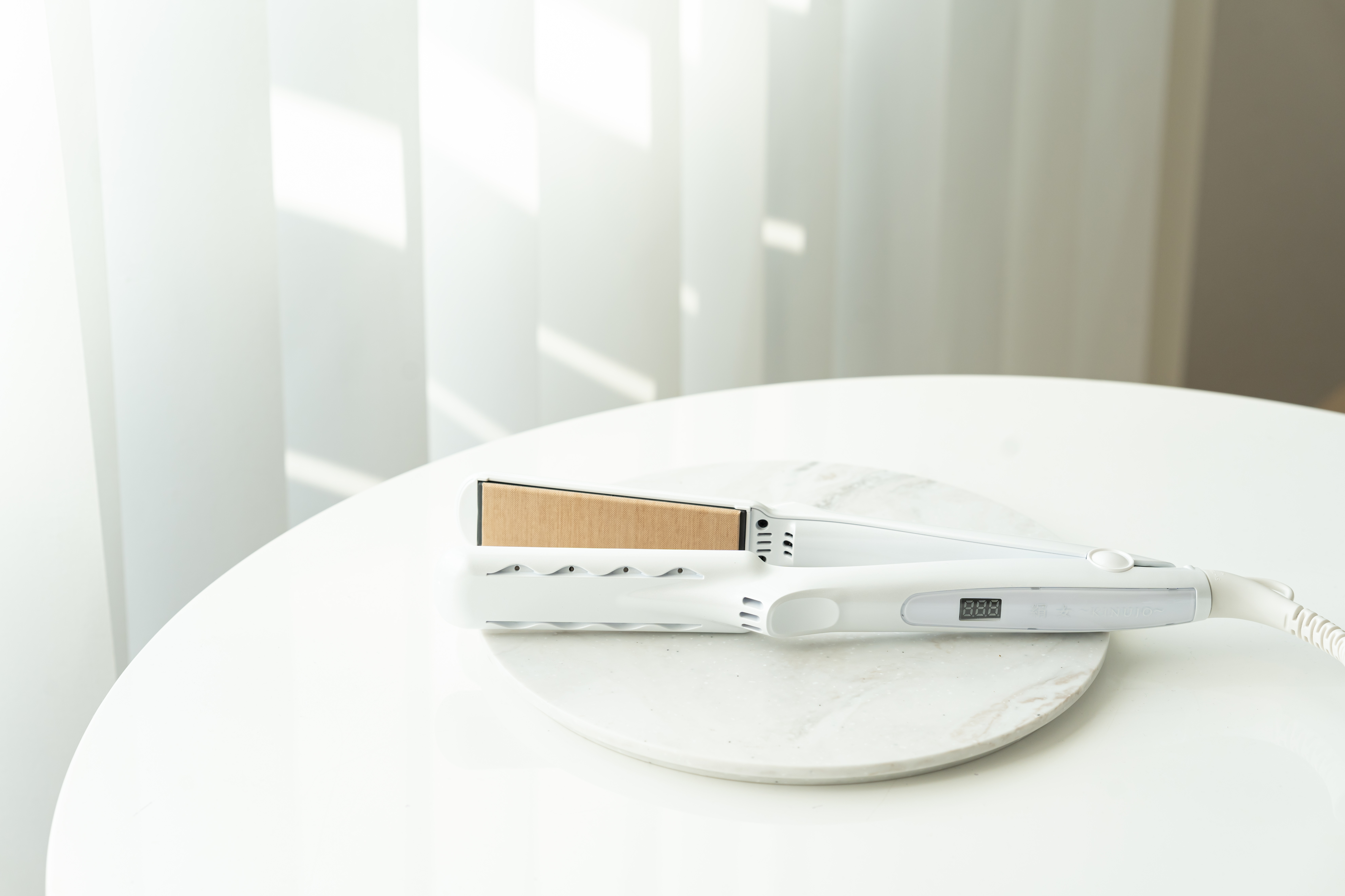 絹女 キヌージョ 絹女ストレートアイロン