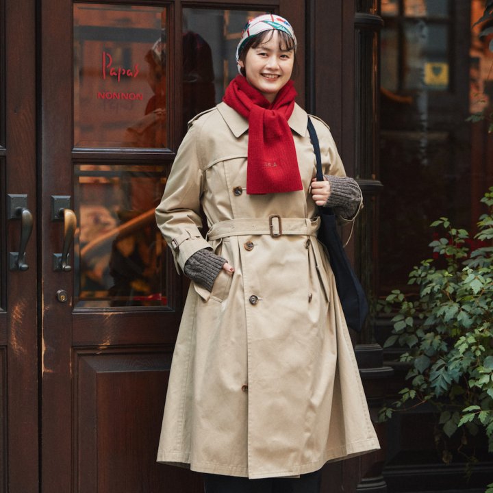 パリジェンヌがお手本のコートスタイル。スカーフ＆マフラーで華やかに彩って！【FUDGE 1月号連動企画-オシャレな“あの子”をお手本に | DAY 06】