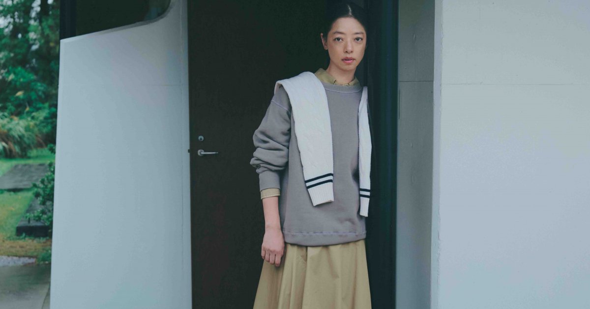 静かな存在感を放つベージュ。トーンを重ねて自分らしく馴染む【市川