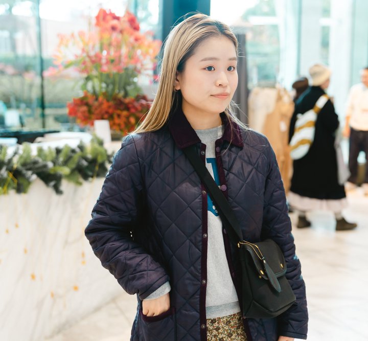 古着をおしゃれに着こなすコツは？ヴィンテージアイテムのさりげないミックス術【ファッジ クリスマスマーケット】