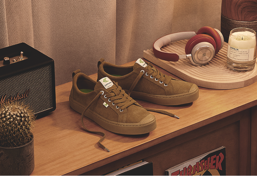 どんなスタイルにも自然に馴染むミニマルなデザインが魅力のベストセラーモデル「OCA(オカ)」