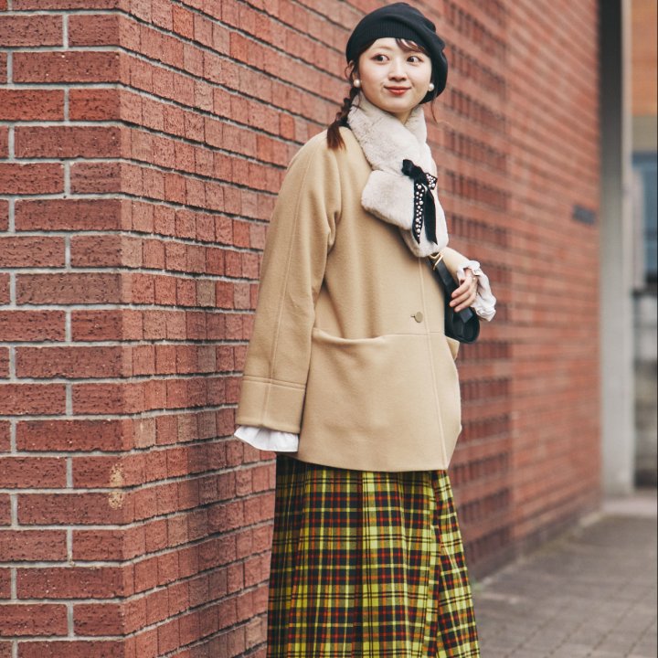 冬コーデの鮮度をアップする、イエローを基調としたチェック柄スカートを愛用中【FUDGE dig.｜お洒落な人は「チェック柄スカート」をどう着こなす？ 01 FUDGE FRIEND Maruru】