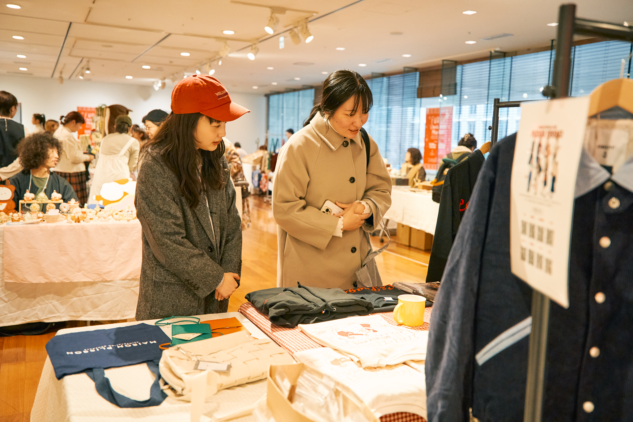 2階はワークショップやFUDGEスタッフセレクトのハンドメイド雑貨