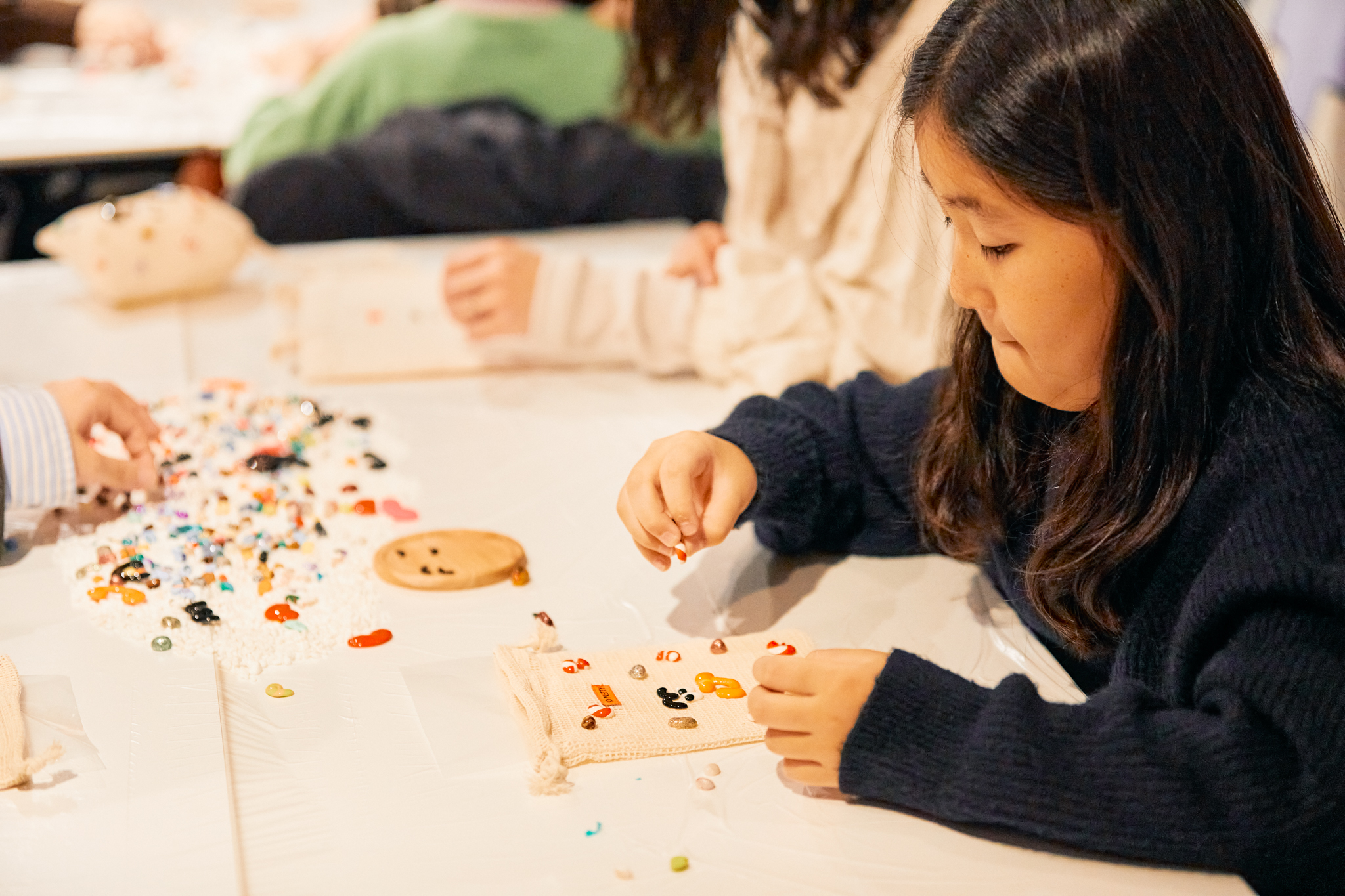 2階はワークショップやFUDGEスタッフセレクトのハンドメイド雑貨