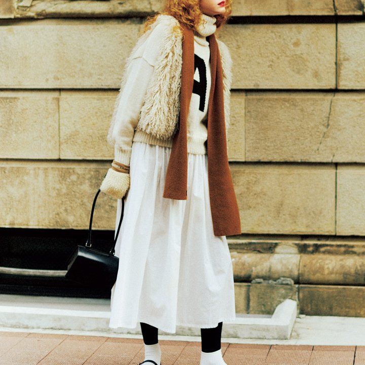 ホワイトベースのコーデは茶色や黒をプラスするのがgood【本日のFUDGE GIRL-12月29日】