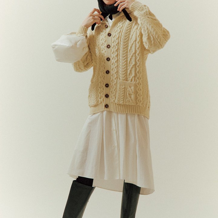 まるで猫さんみたい！白や茶色ベースの冬コーデ6選