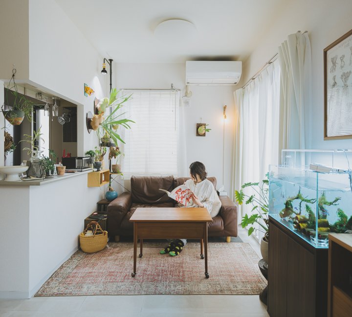 古道具や植物に囲まれた空間で、自分らしく暮らす。3LDK 70㎡ 二人暮らしのインテリア 【私らしく暮らす。賃貸インテリア】