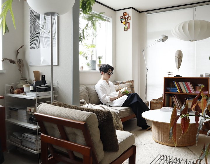 ヴィンテージ×民芸品のグッドバランス。築35年、三人暮らしの3DKインテリア 【私らしく暮らす。賃貸インテリア】