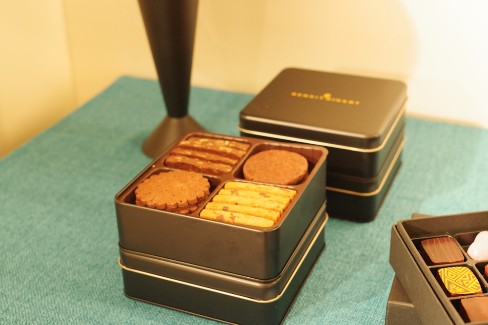 >発酵バターの豊かな香り！店舗限定「クッキー缶」