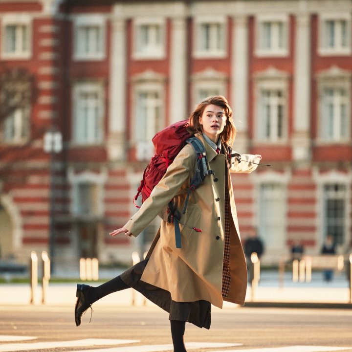 旅行でも大活躍！ クラシック派が選ぶべき赤のバックパックとは？【FUDGE dig.｜クラシックとバックパック。04】